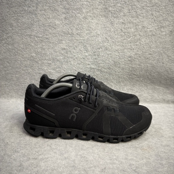 On Running Shoes Womens Size 6.5 Cloud 5 Black Low Top Comfort Athletic Sneakers - Picture 4 of 10